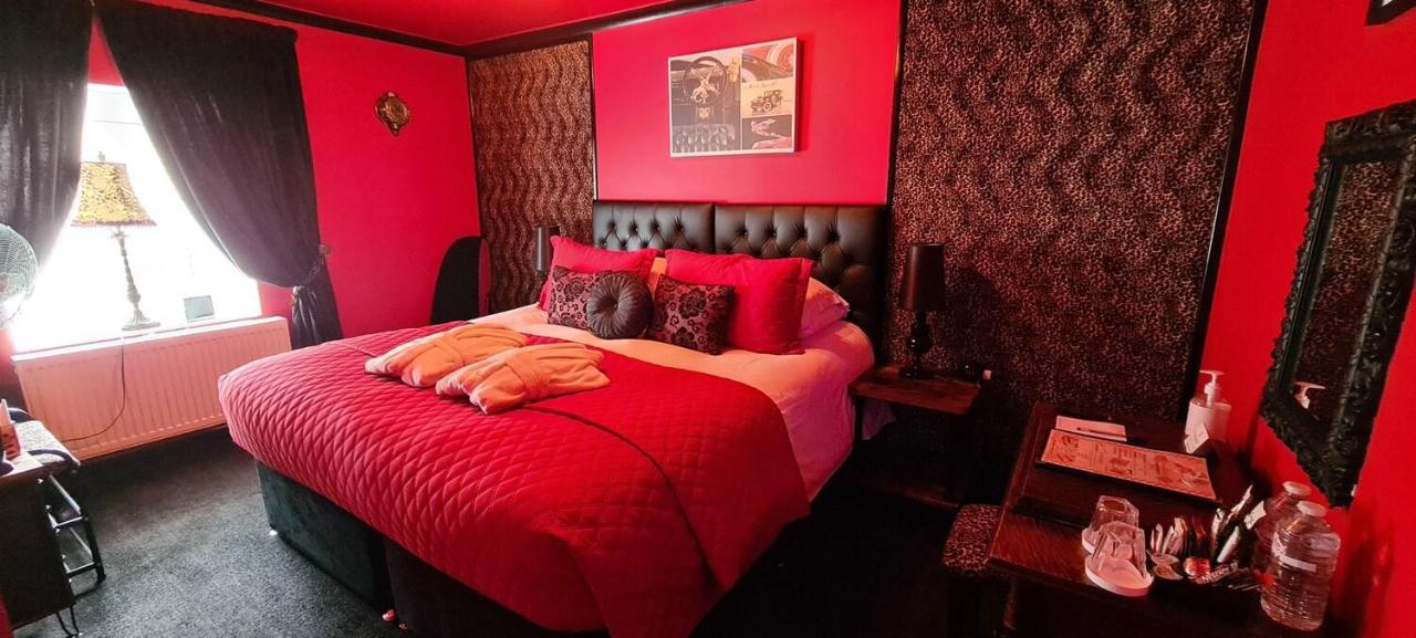 Cadillac Kustomz Hotel - Breakfast Available ロスシー エクステリア 写真