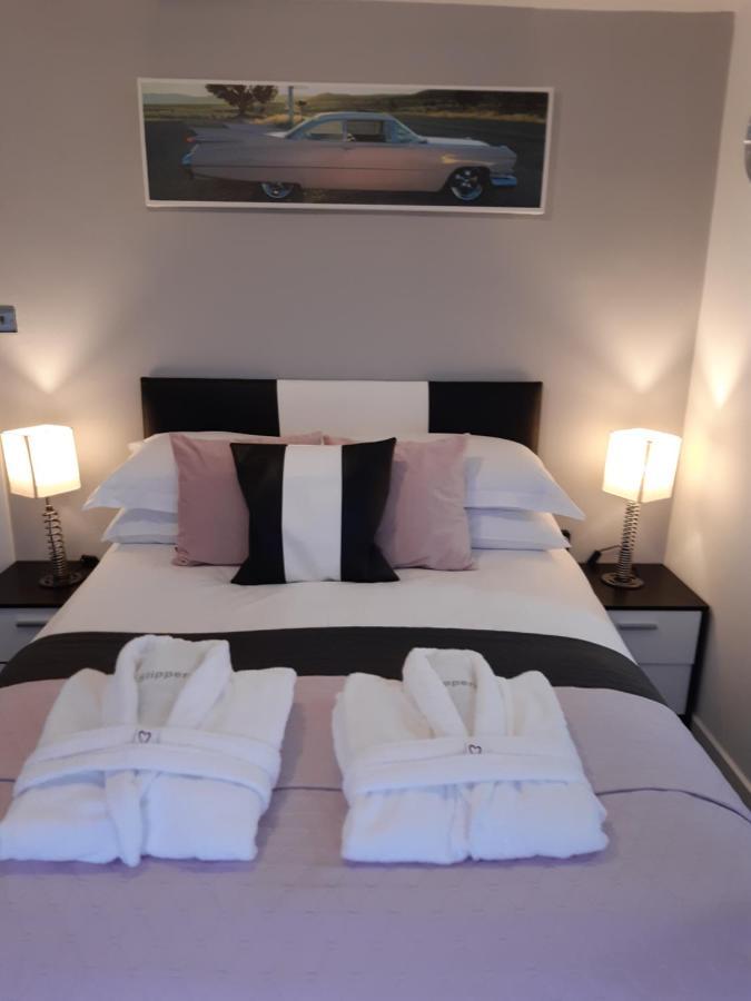 Cadillac Kustomz Hotel - Breakfast Available ロスシー エクステリア 写真