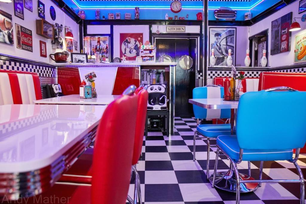 Cadillac Kustomz Hotel - Breakfast Available ロスシー エクステリア 写真