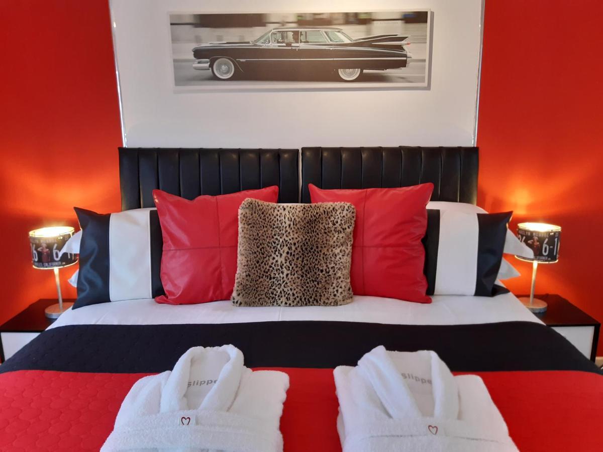 Cadillac Kustomz Hotel - Breakfast Available ロスシー エクステリア 写真