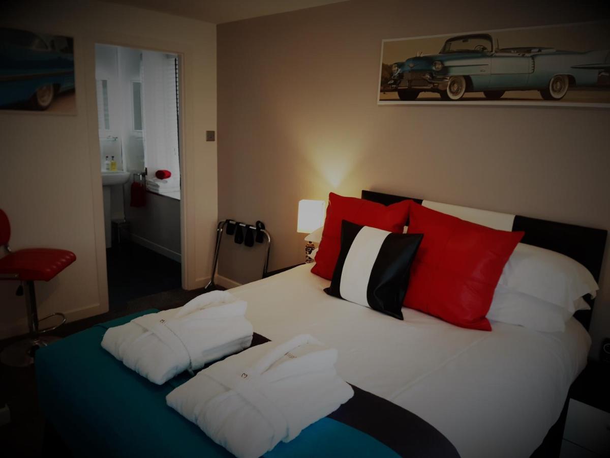 Cadillac Kustomz Hotel - Breakfast Available ロスシー エクステリア 写真